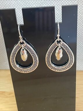 Silver Tone Teardrop Dangle Earrings - For Sensitive ears 1” New